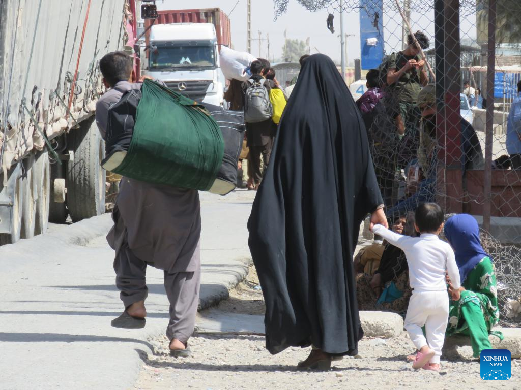 Over 1,000 Afghan Refugees Return Home-Xinhua