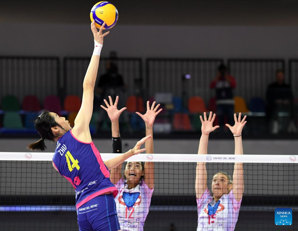 Zhu Ting of China signs an autograph during a promotional event for the  FIVB Volleyball World Grand Prix Macao 2017 in Macau, China, 12 July  2017.(Imaginechina via AP Images Stock Photo - Alamy