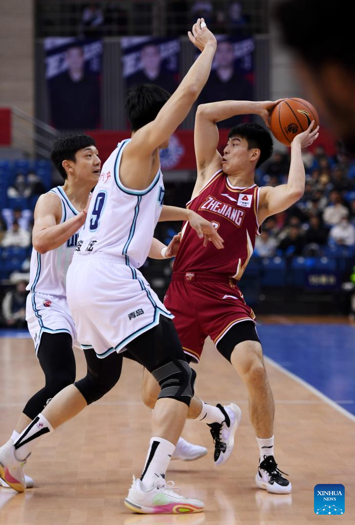 CBA 36th round match: Shandong Heroes vs. Qingdao Eagles - Xinhua