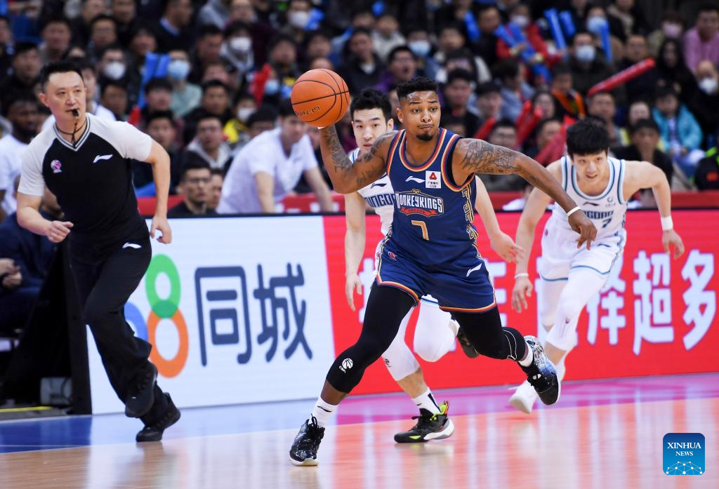 CBA: Qingdao Eagles vs. Guangdong Southern Tigers - Xinhua