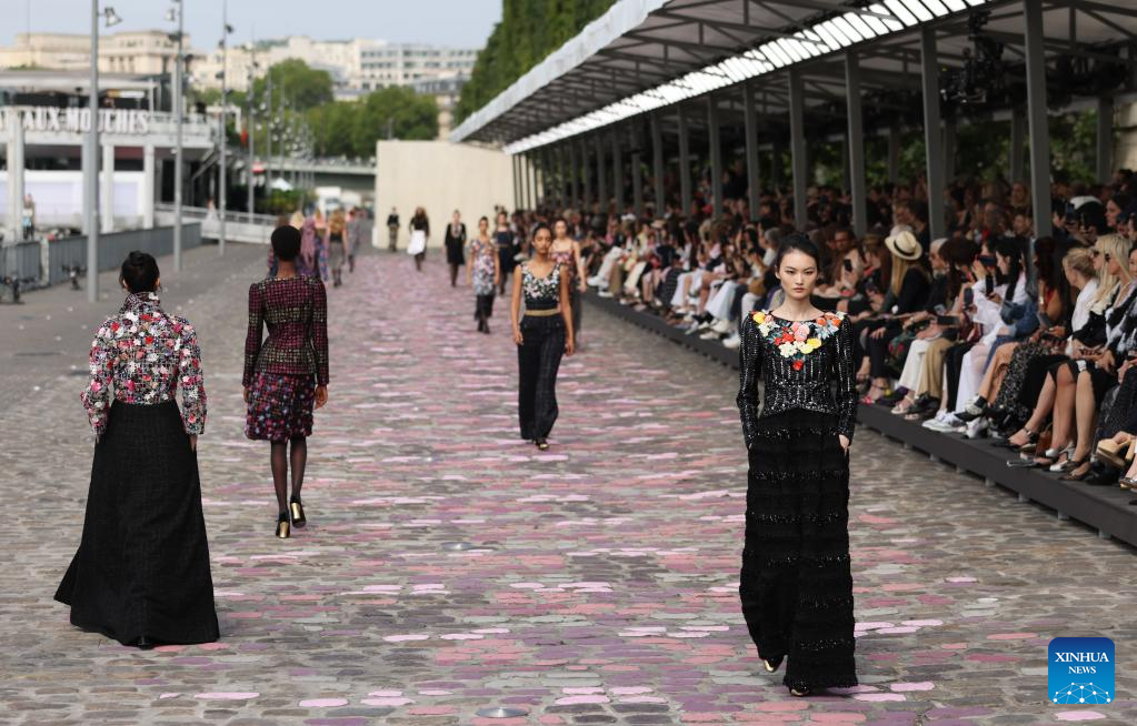 Creations by Louis Vuitton, Chanel presented at fashion show in Paris -  Xinhua