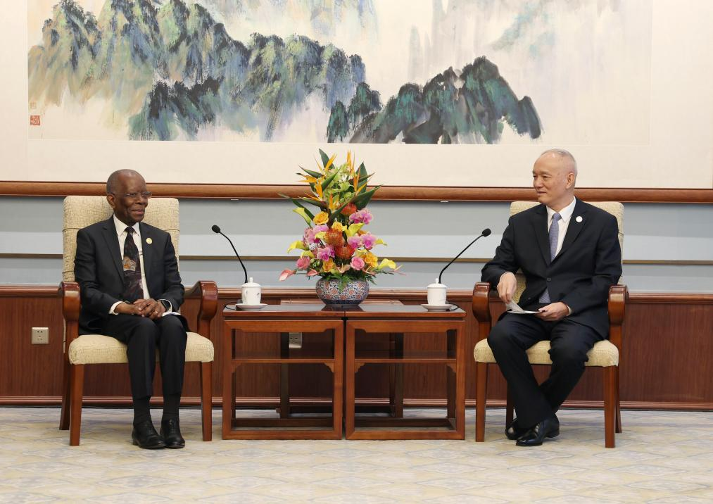 Senior CPC Official Meets Mozambican PM Xinhua