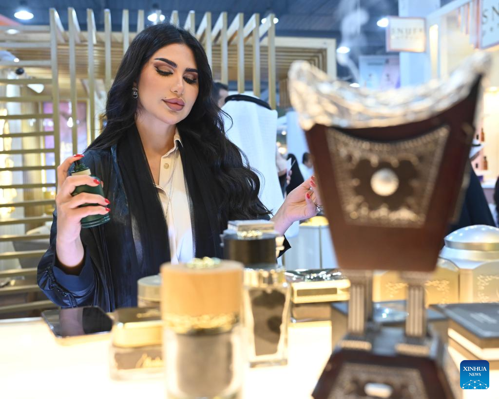 Perfumes exhibition opens in Hawalli Governorate, KuwaitXinhua