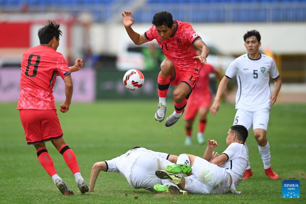 축구 친선 경기: 우즈베키스탄 대 한국-신화사