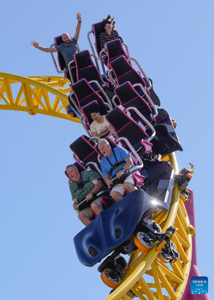 New Roller Coaster Launched At Vancouver's Pne Playland-xinhua