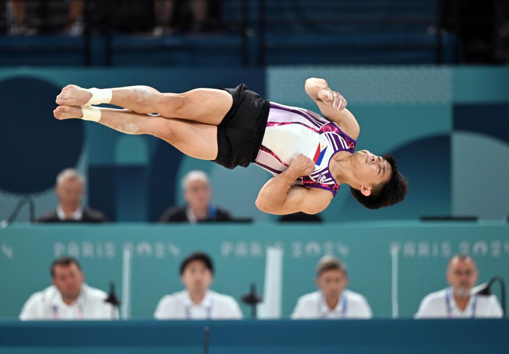 Olympics Yulo wins historic 2nd gold in gymnastics for the