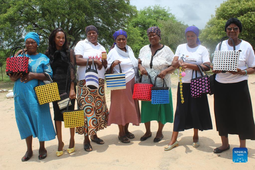 Feature Botswana S Knitting Grannies Craft Way Out Of Stress Poverty Xinhua
