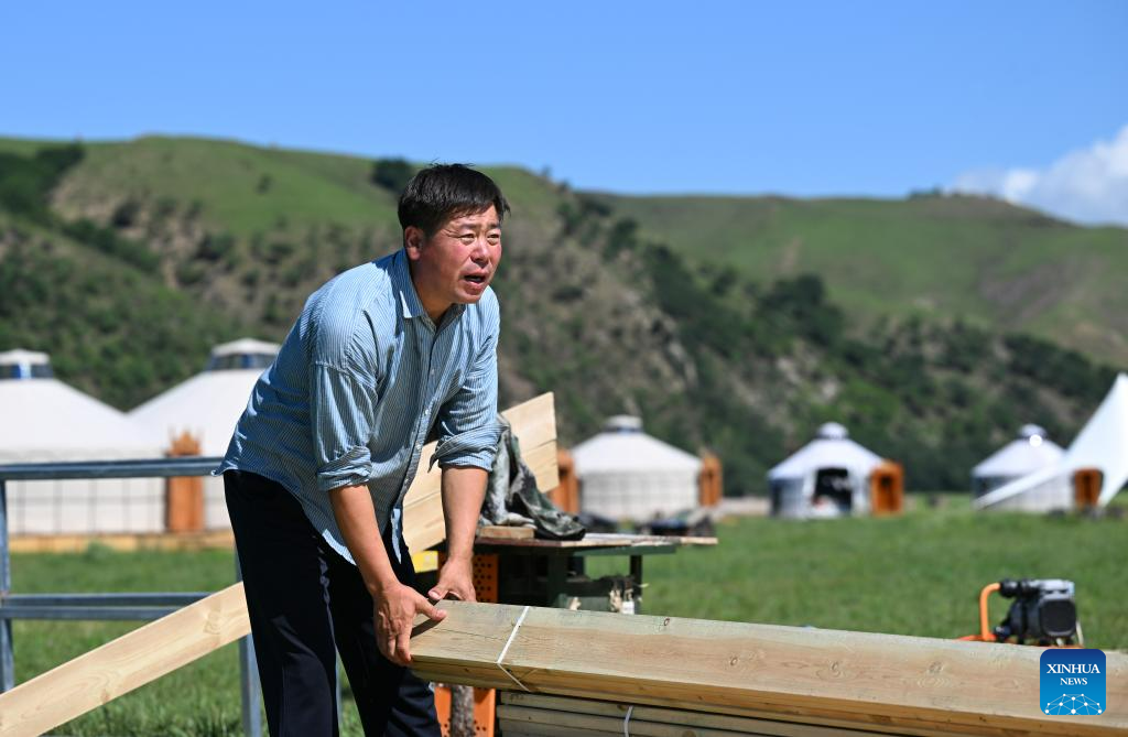 Pic story herdsman's summer life in Horqin Right Wing Front Banner, N