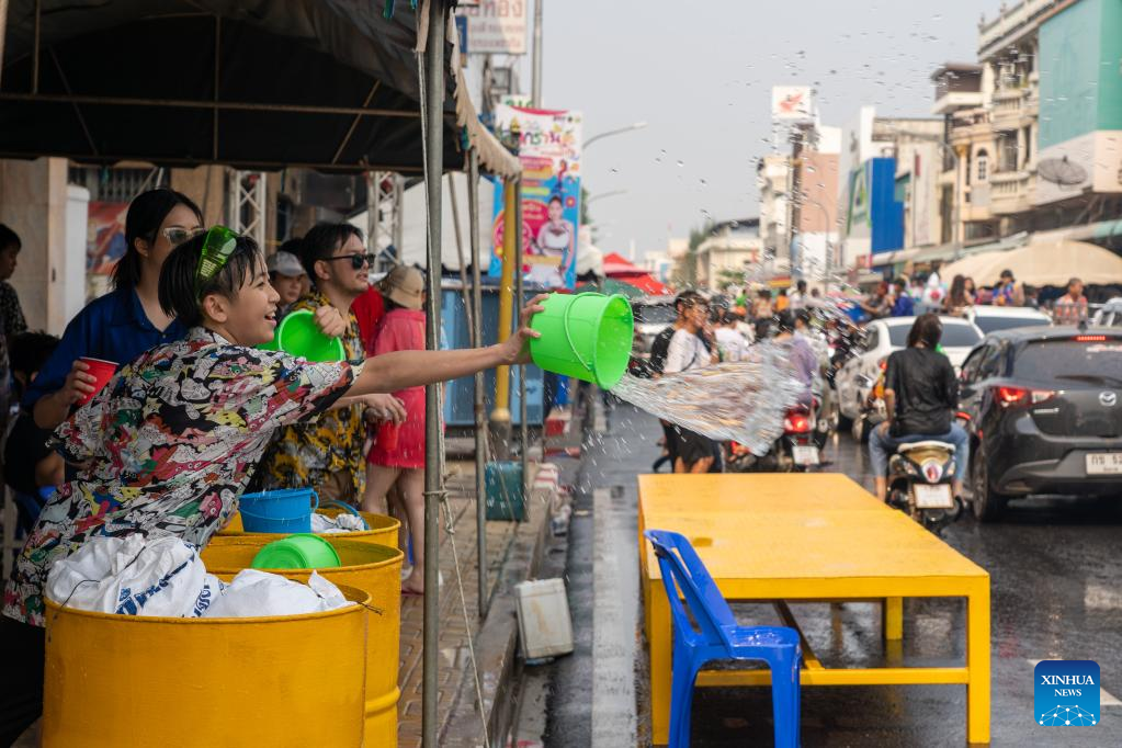 Songkran Festival Celebrated Across Thailand Xinhua