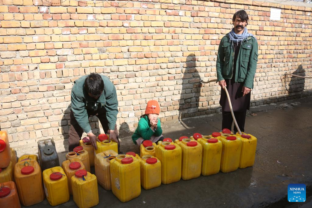 Feature Drought Affected Kabul Residents Queuing For Hours To Fetch