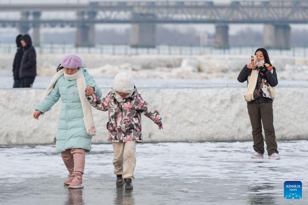 Tourists Have Fun At Harbin Songhua River Ice And Snow Carnival Xinhua