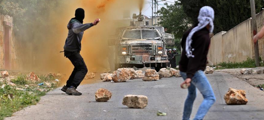 Palestinian protesters clash with Israeli soldiers near Nablus