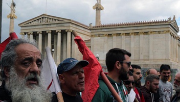 Greece hit by general strike as gov't plans to push reforms