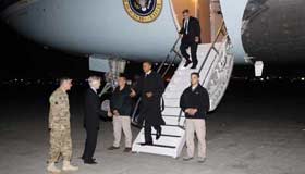 Obama makes surprise visit to Afghanistan