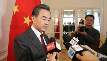 Chinese FM interviewed by media on Iran nuclear talks in Lausanne, Switzerland