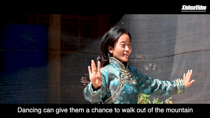 On the Qinghai-Tibet Plateau, dancing girls realize their dream of going to university