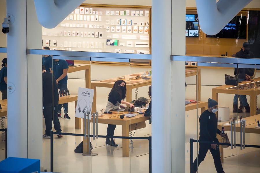 Apple Stores Close in New York City Due to Raging COVID-19 Cases