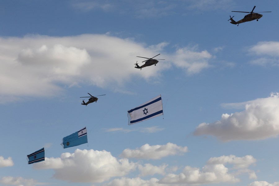 Israel Buys 31 Bln Usd Attack Helicopters Refuelling Planes From Us