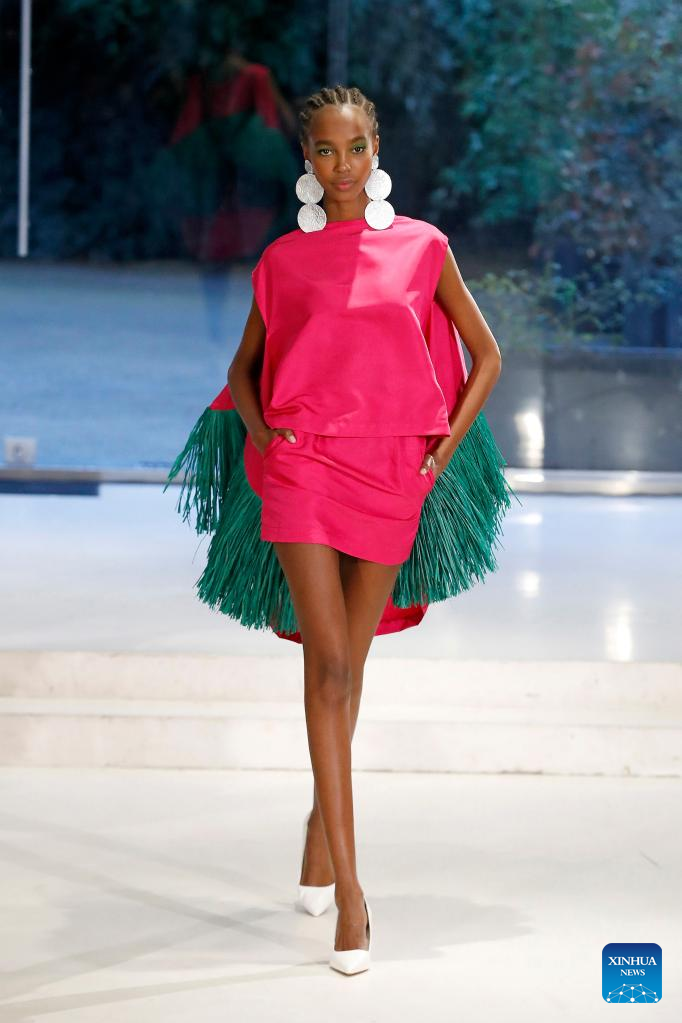 Latest fashion trends: Catwalk collections from Paris Fashion Week - Xinhua