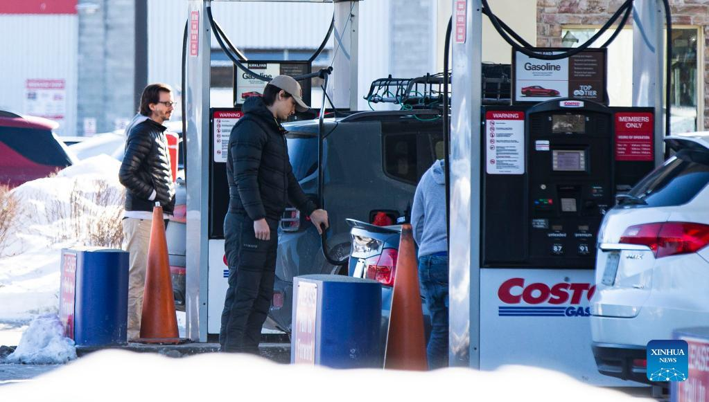 Regular gas price hits record high in CanadaXinhua