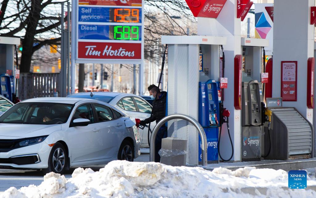 Regular gas price hits record high in CanadaXinhua