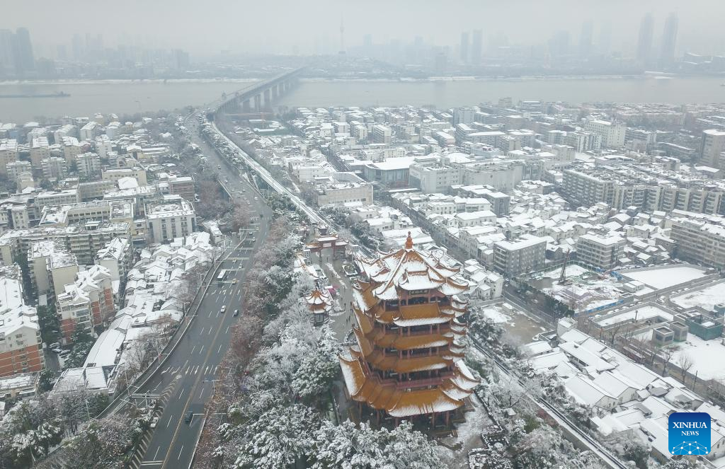 Snow hits Wuhan, central China's HubeiXinhua