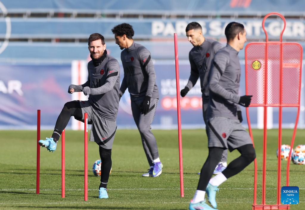 Vertrek uitzetten mooi PSG players attend training session on eve of match against Real  Madrid-Xinhua