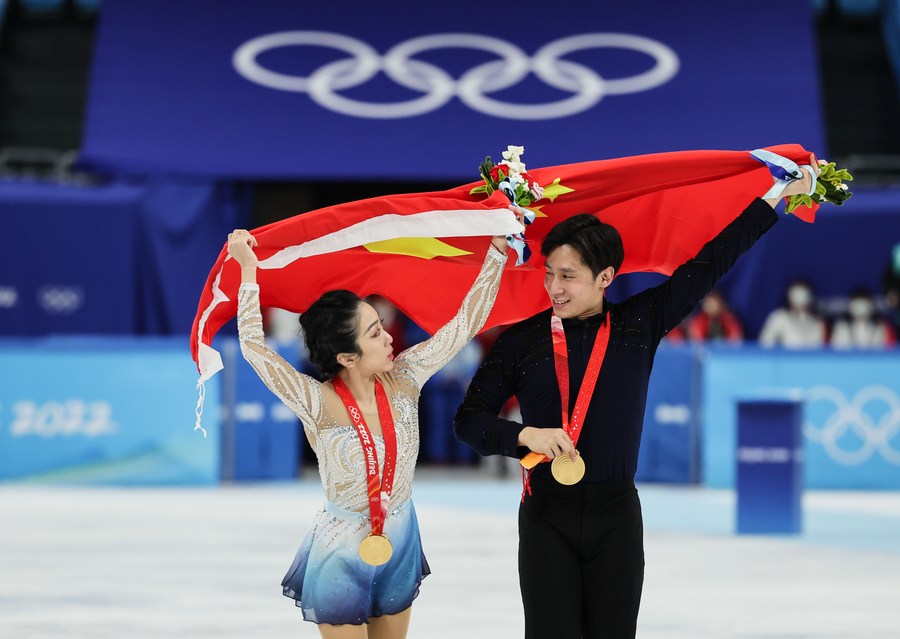 Profile Through ups and downs, China's elite figure skating pair back