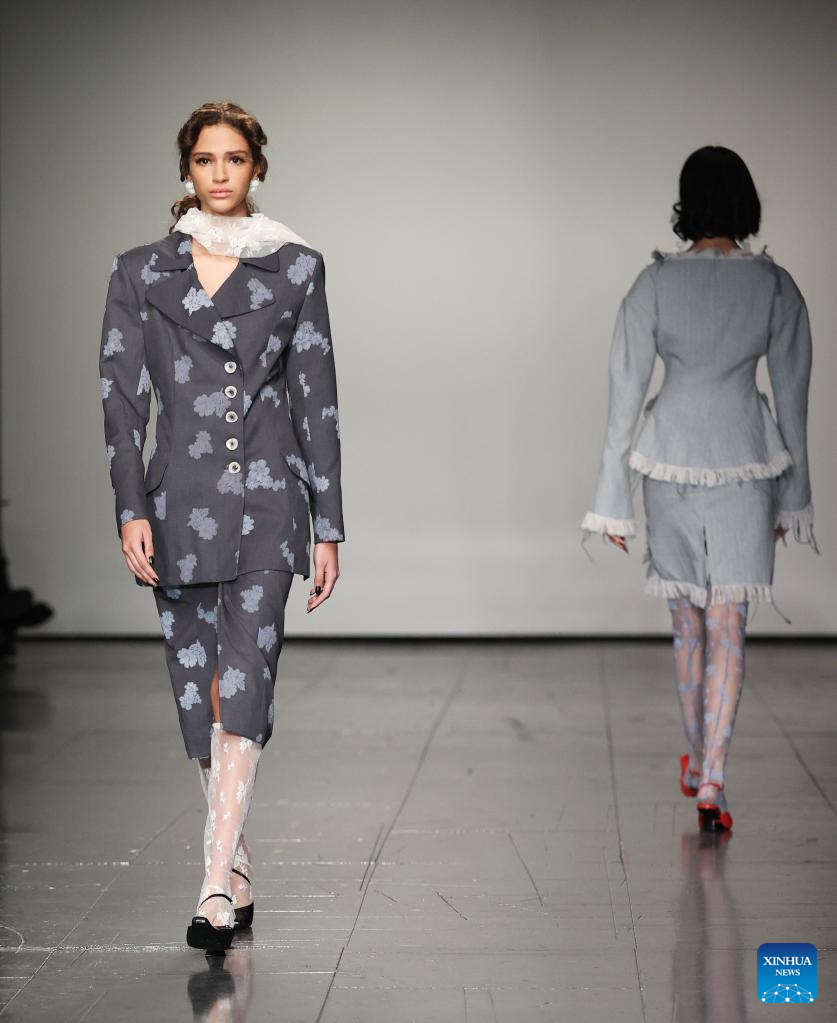 Fashion shows and trends: Catwalk collections from London Fashion Week 2019  - Xinhua