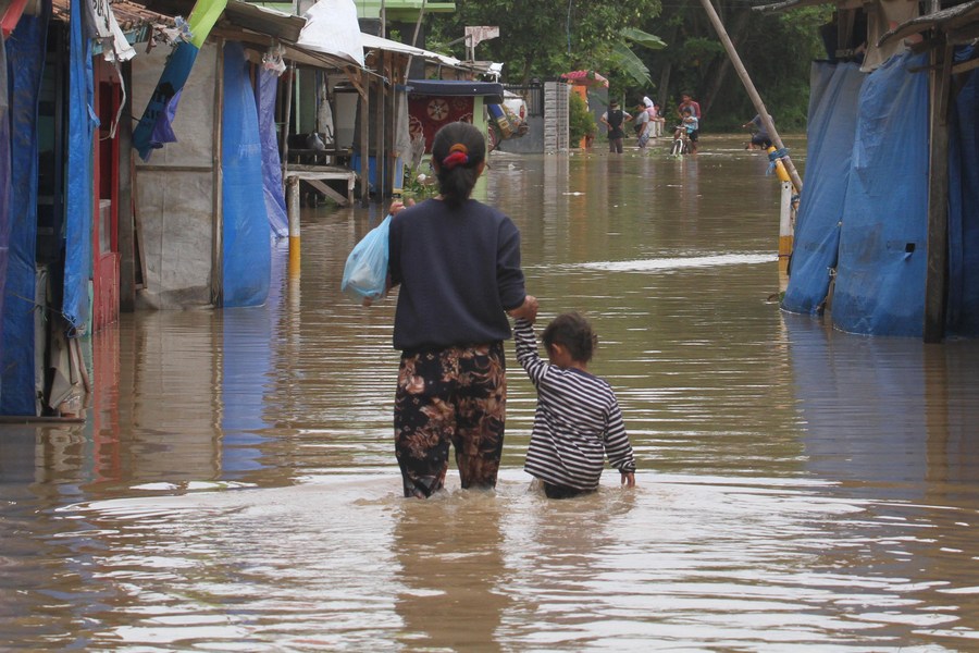 Banjir melanda Indonesia bagian barat, beberapa hari setelah gempa maut-Xinhua