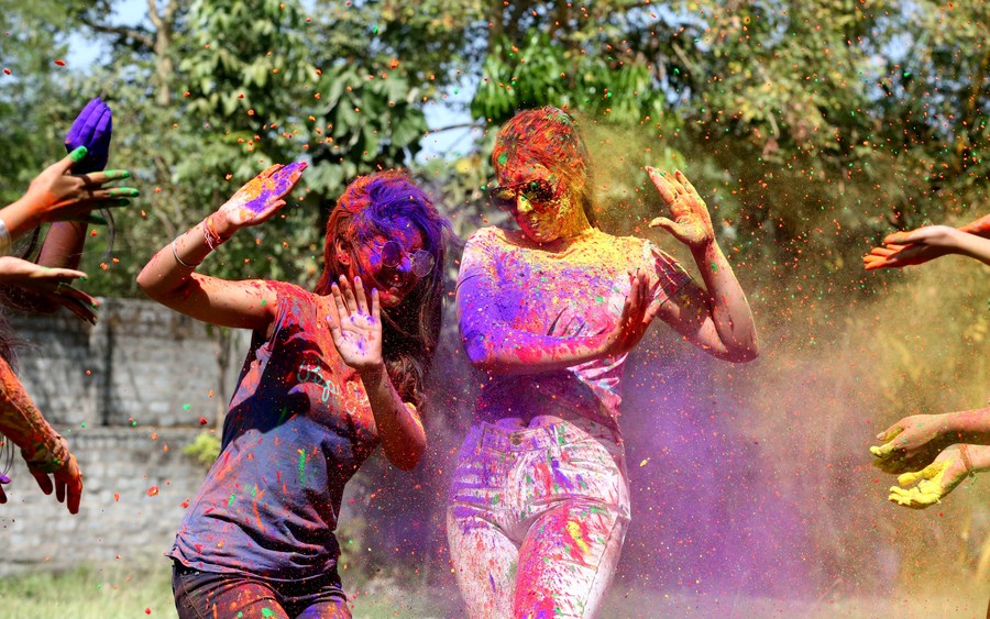 Holi festival of colours celebrated across India-Xinhua