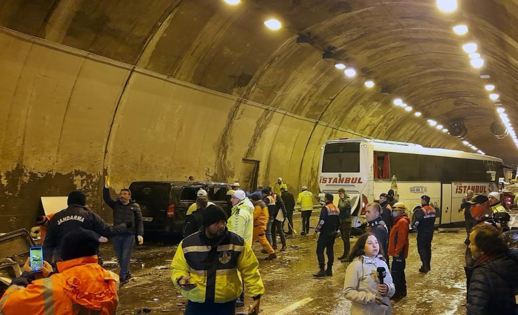 Türkiye’nin kuzeybatısındaki Xinhua’da bir tünel kazısında düzinelerce kişi yaralandı