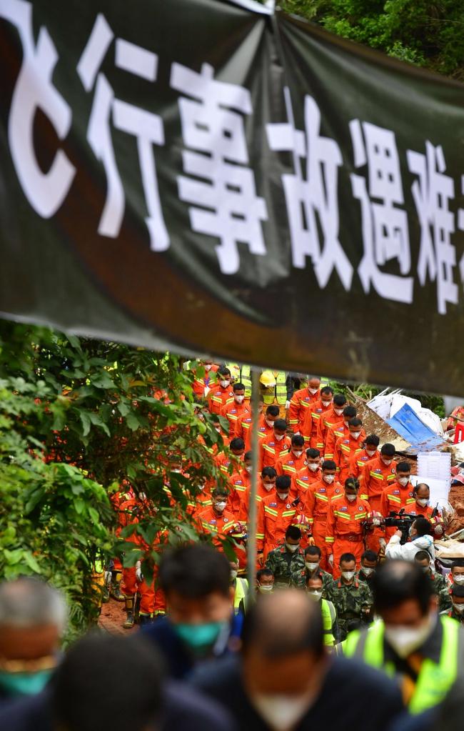 Victims of China plane crash mourned-Xinhua