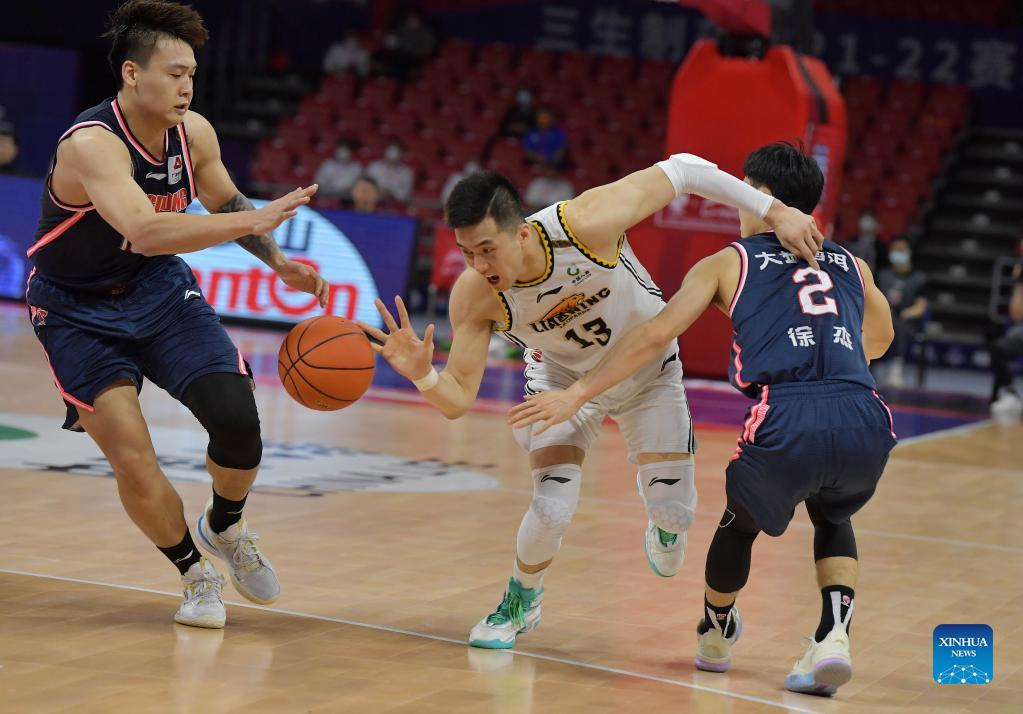 Liaoning smash Guangdong in first game of CBA semifinals-Xinhua