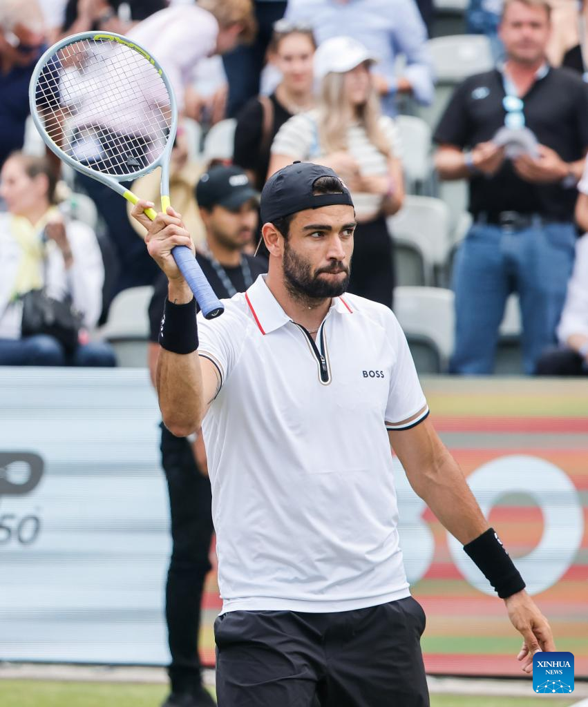 Matteo Berrettini celebrates winning the BOSS OPEN in Stuttgart