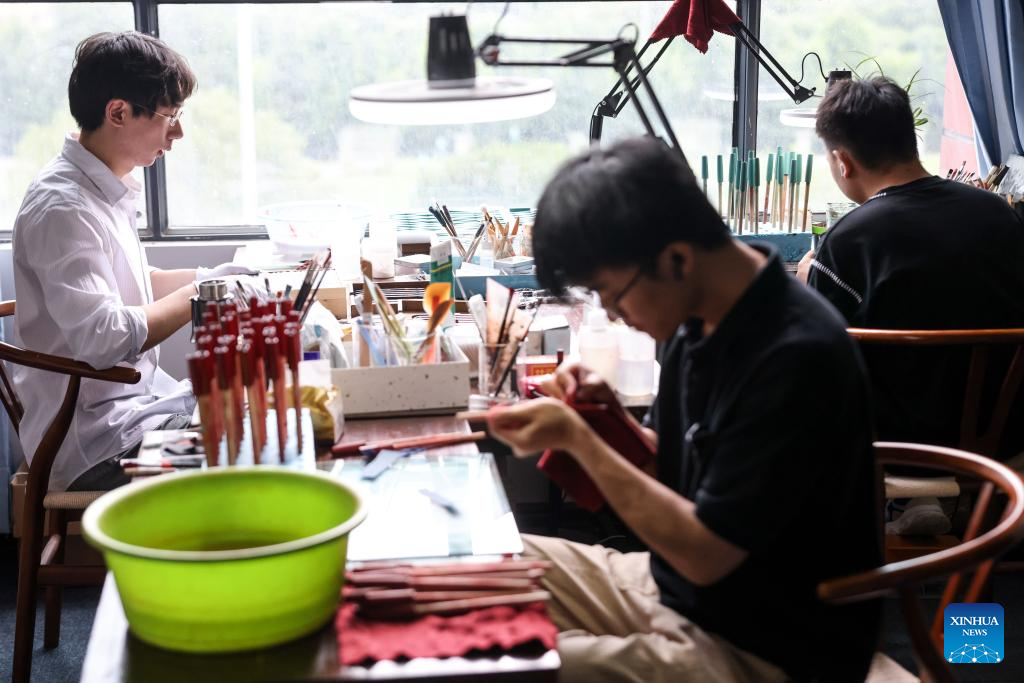 Graduate founds pen brand in SW China's Guizhou -Xinhua