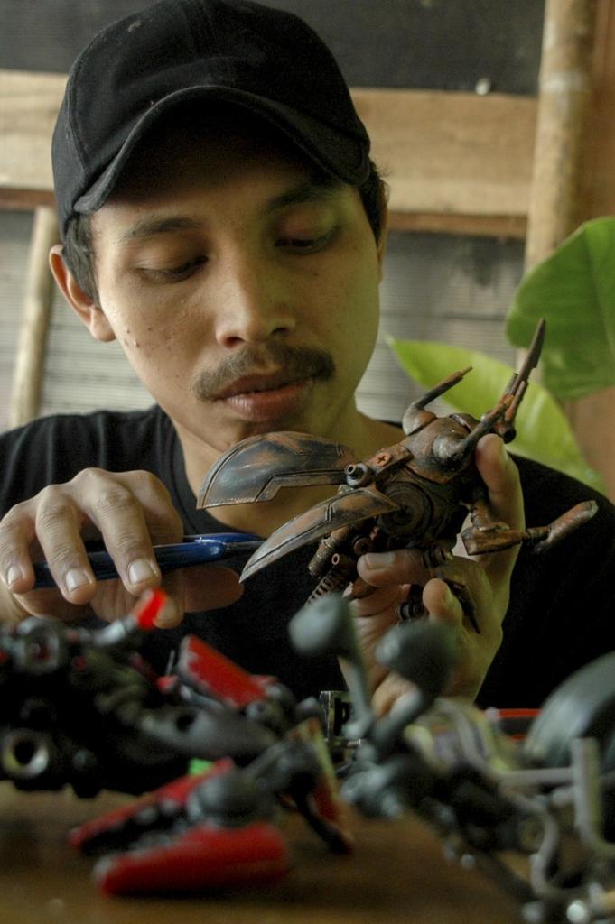 Mainan robot serangga mulai populer di Indonesia-Xinhua