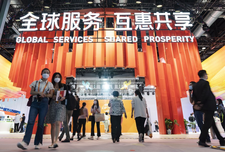(新华社)中国致力于扩大服务贸易开放，促进全球经济复苏