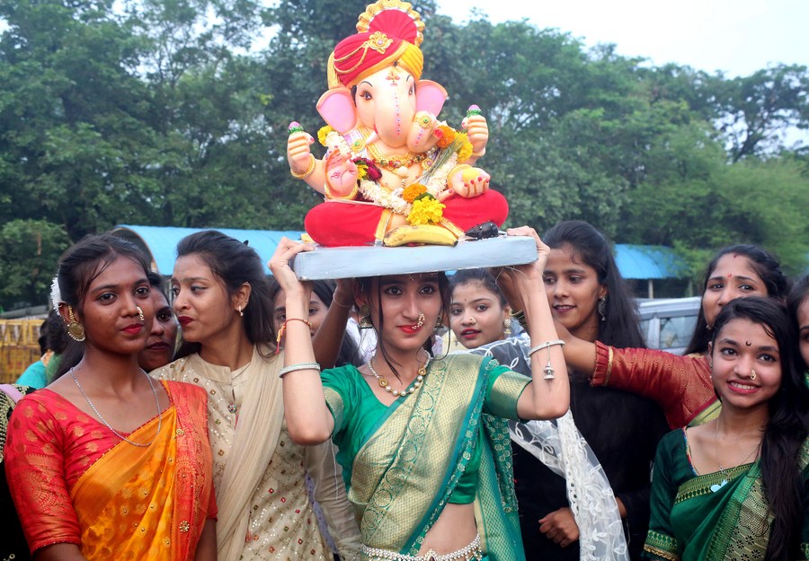 Asia Album Idols Immersed In India As Ganesh Chaturthi Festival Draws To Close Xinhua 7389