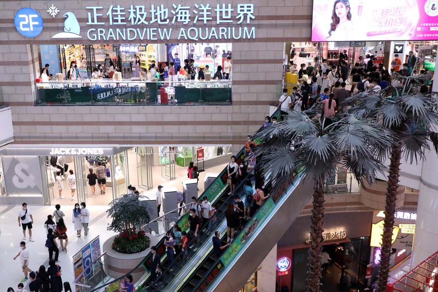 假日消费热潮显示中国市场增长潜力-新华网