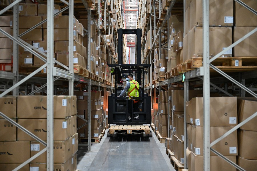 Economic Watch: Improving logistics indexes reflect China's economic recovery