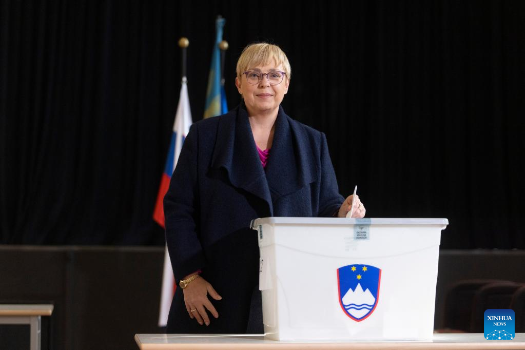 Natasa Pirc Musar: Slovenia elects lawyer as first female