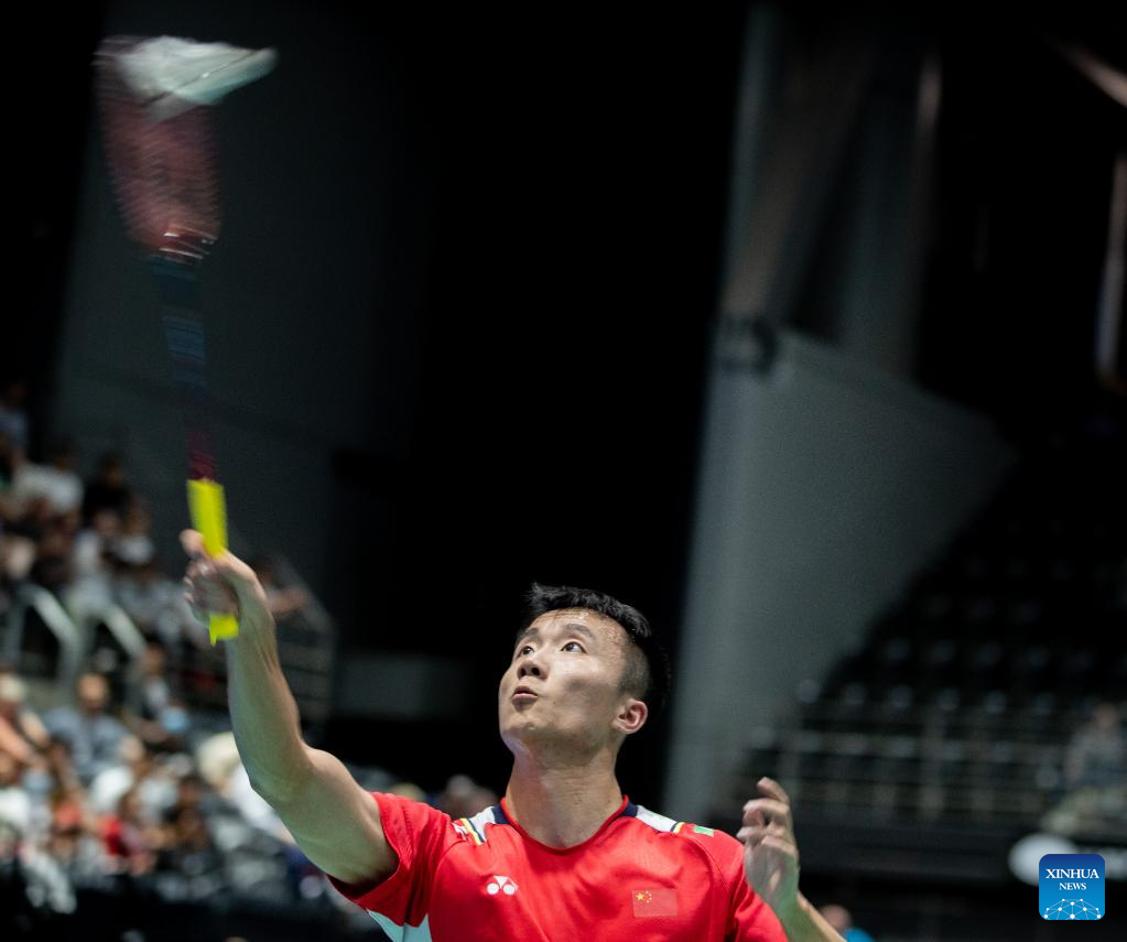 Chinas Shi wins mens singles title at badminton Australian Open (updated)-Xinhua