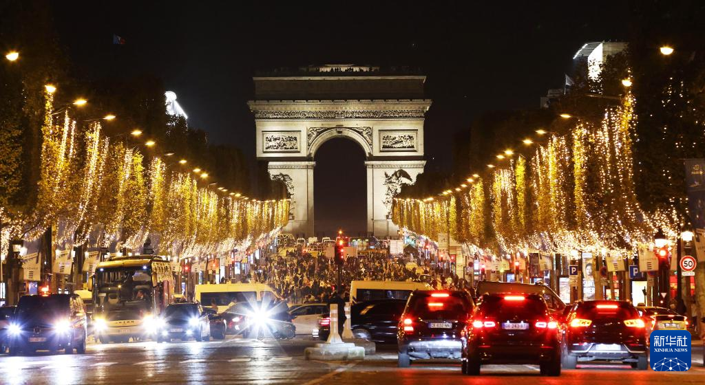 Paris' Champs-Élysées Holiday Lights to Shine for Shortened Hours – WWD