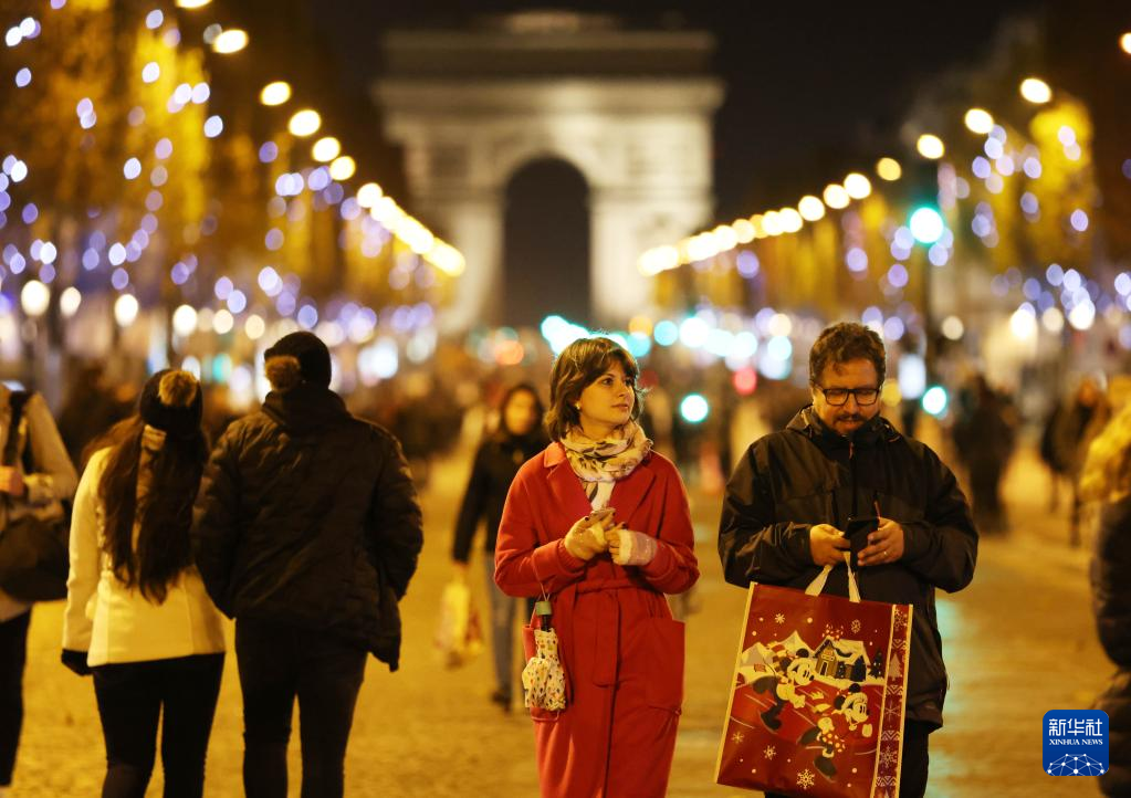 Paris' Champs-Élysées Holiday Lights to Shine for Shortened Hours – WWD