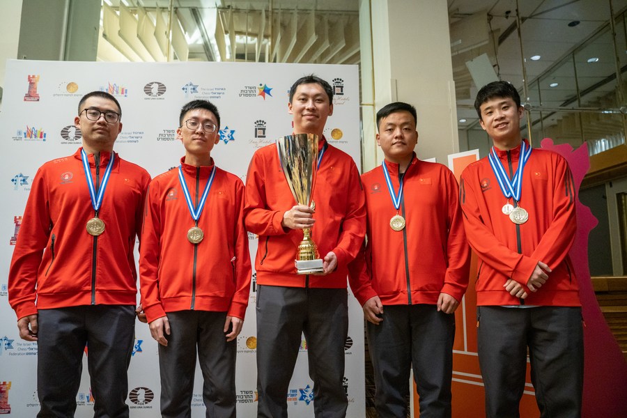 U.S. Team Tied for First at World Youth Olympiad