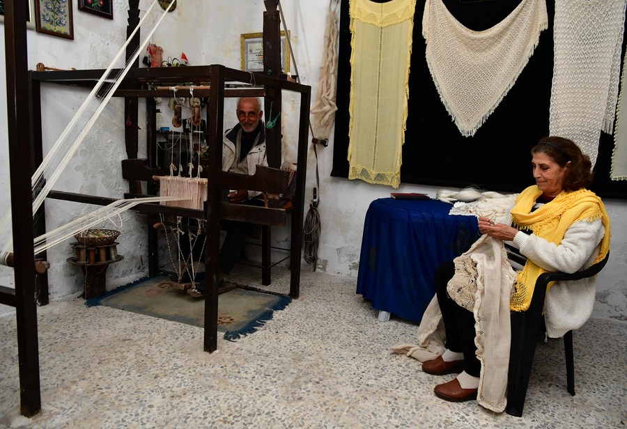 Silkworm breeder fights to keep sericulture alive in SyriaXinhua