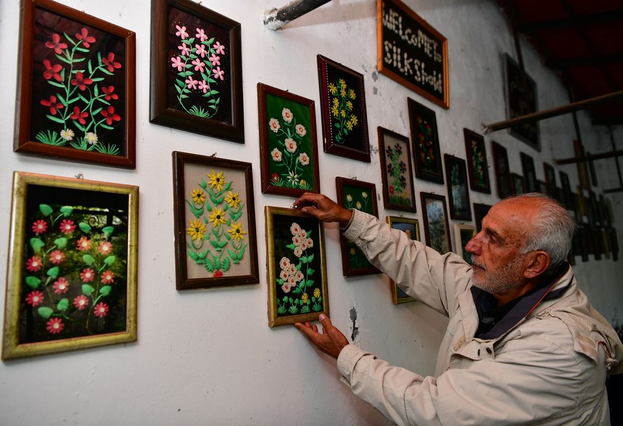 Silkworm breeder fights to keep sericulture alive in SyriaXinhua