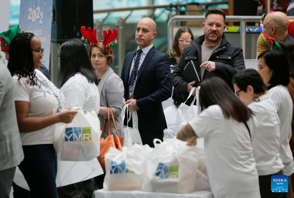 Holiday Hamper Drive event held in Vancouver, CanadaXinhua