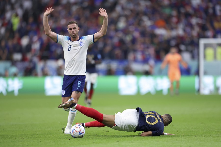 He'll be stronger for this' - Jordan Henderson backs Harry Kane to